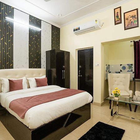 Ventex Inn Лакнау Екстериор снимка