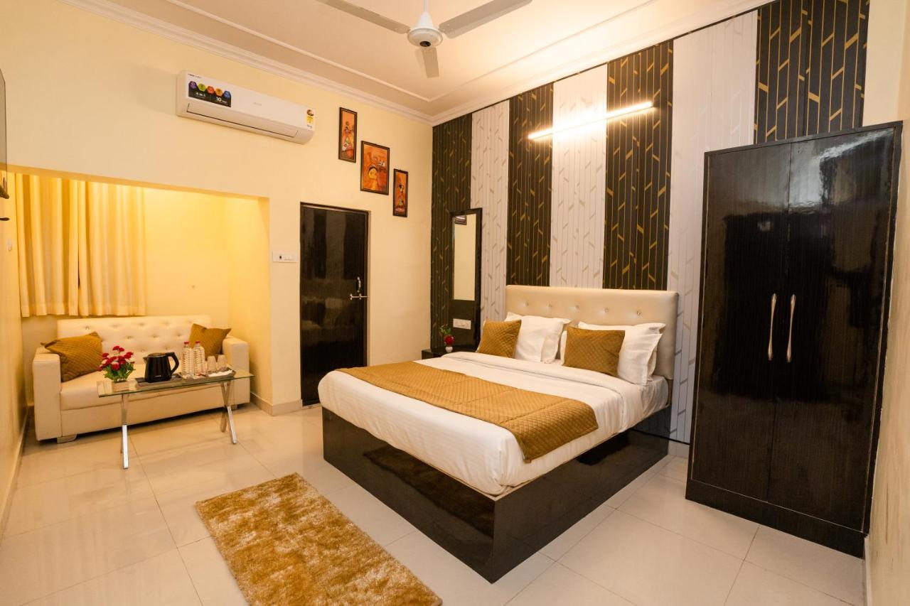 Ventex Inn Лакнау Екстериор снимка
