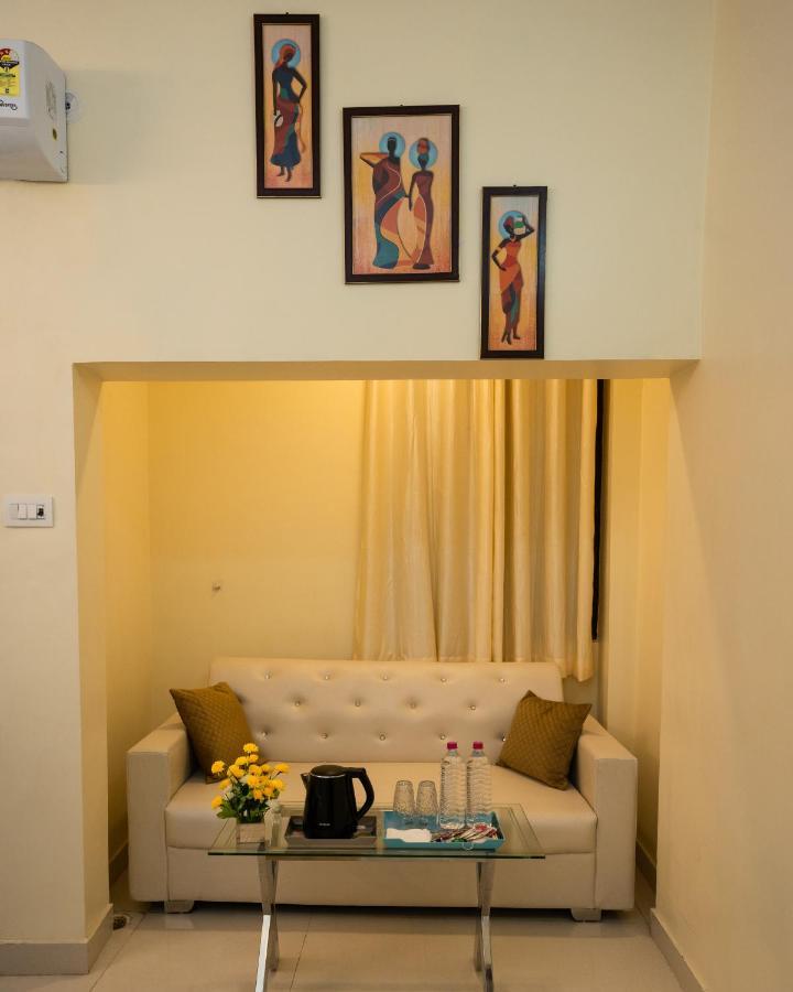 Ventex Inn Лакнау Екстериор снимка