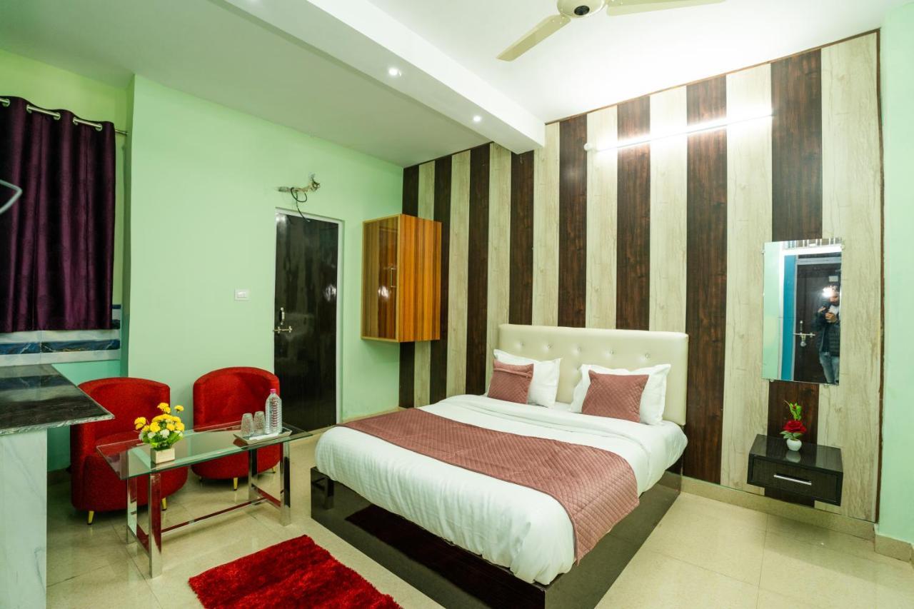 Ventex Inn Лакнау Екстериор снимка